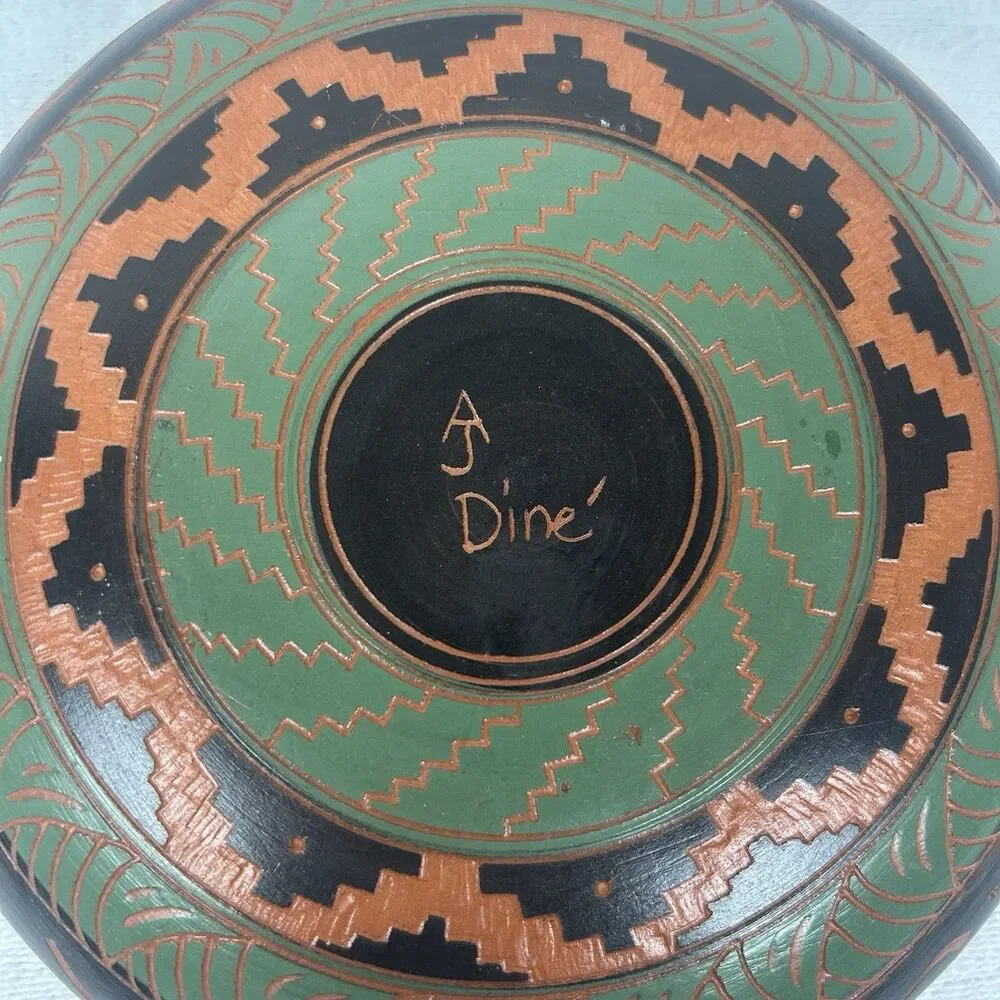 Vintage Dine Navajo Handpainted Etched Geometric Pattern Seed Pot 6